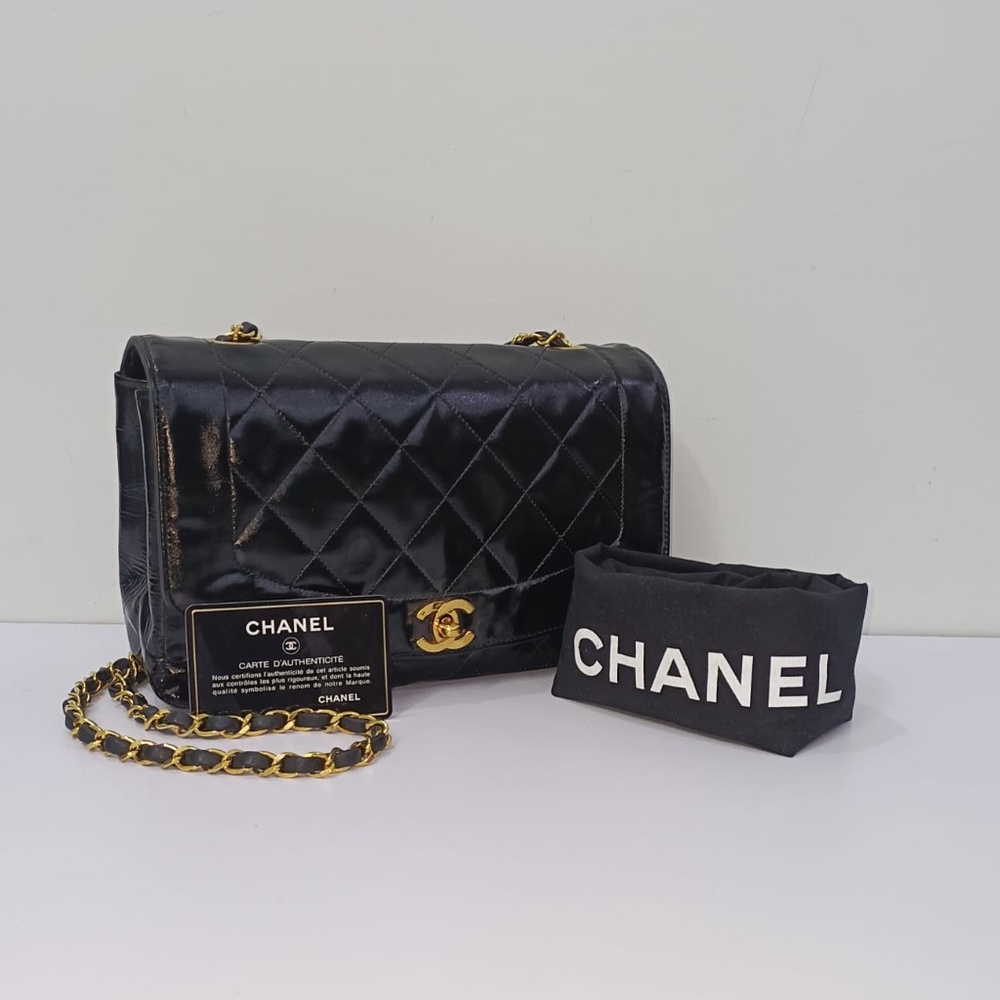 Authentic CHANEL Black Vintage Medium Diana Gold Chain Handbag Bag EXCEL!